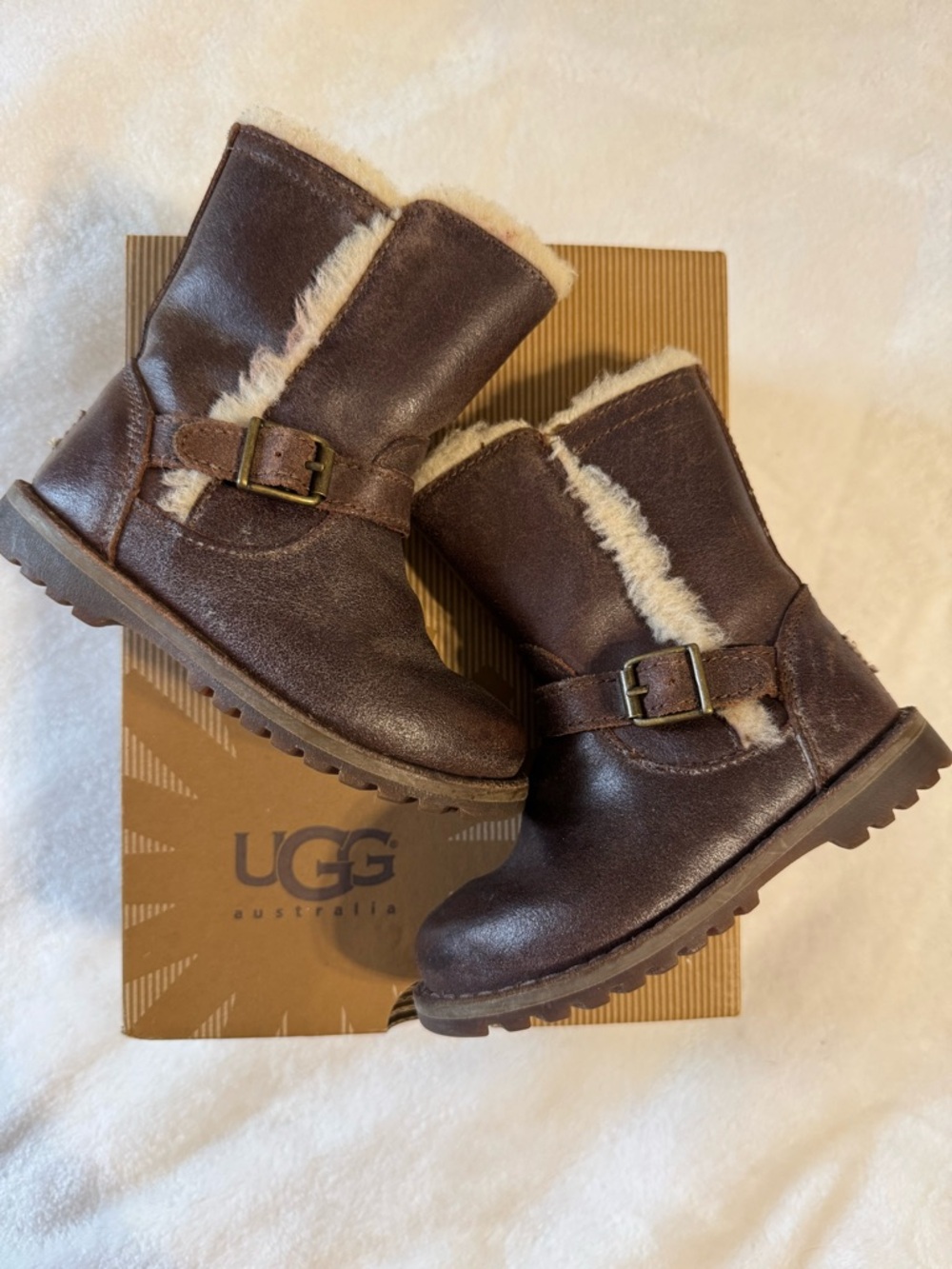 UGG T Holmes Brown Leather Shearling-Trim Buckle Boots